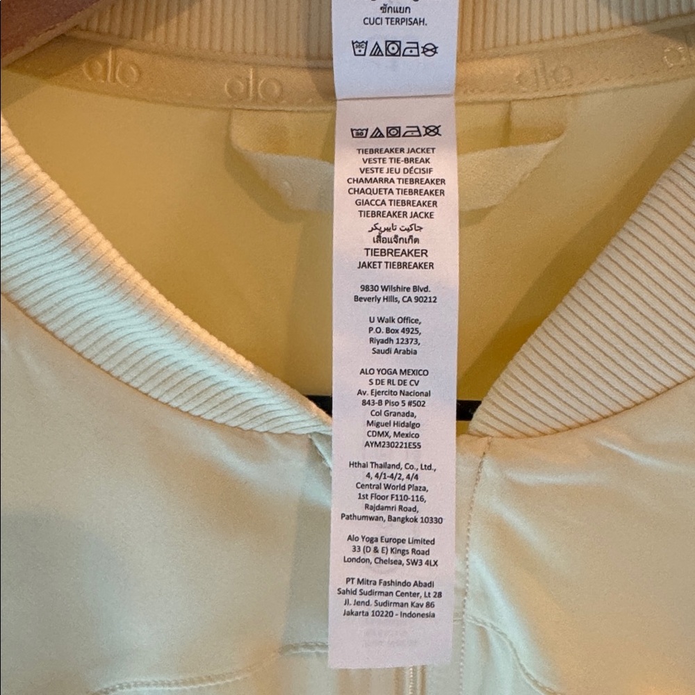 ๐๐๐ ๐ง ALO YOGA Tiebreaker Jacket-Lemon Ice medium excellent condition - Picture 11 of 15